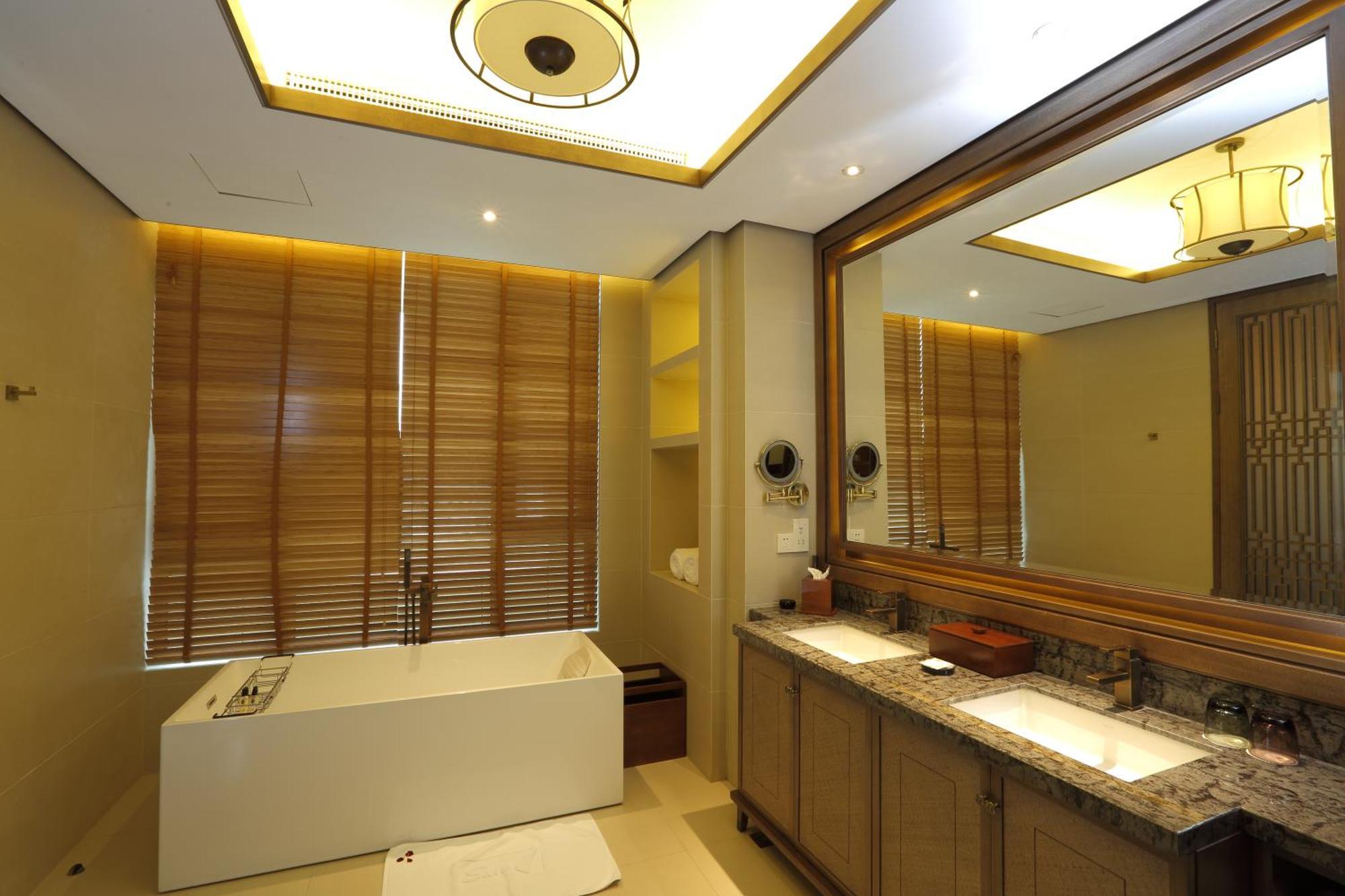 S&N Zhejiang Linhai International Hotel Exterior foto