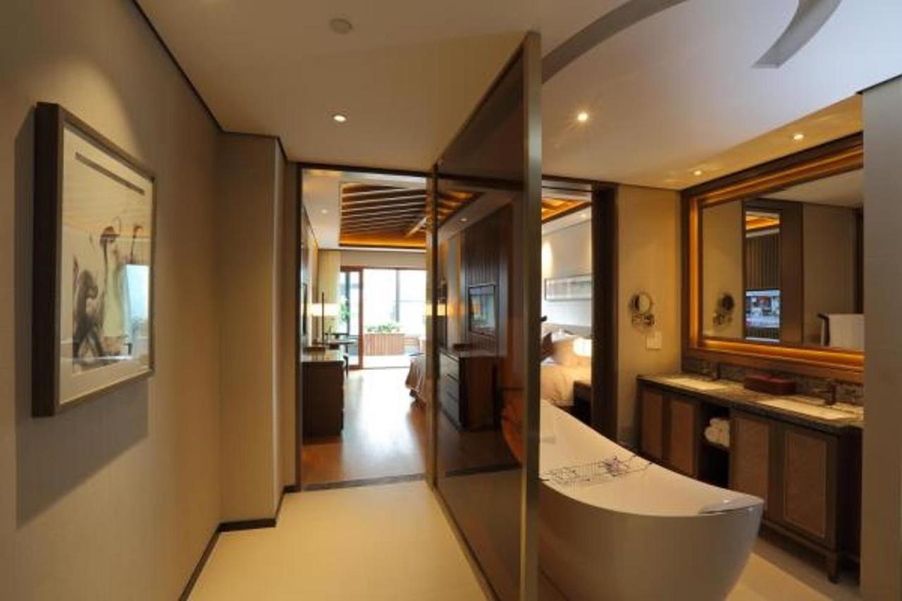 S&N Zhejiang Linhai International Hotel Exterior foto