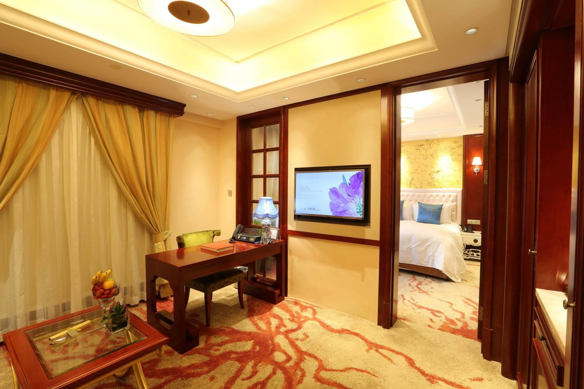 S&N Zhejiang Linhai International Hotel Exterior foto