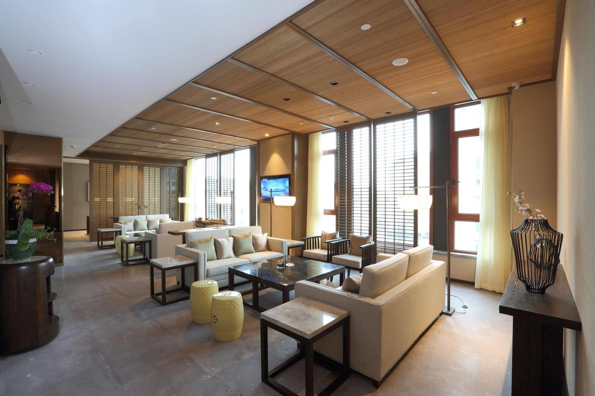 S&N Zhejiang Linhai International Hotel Exterior foto